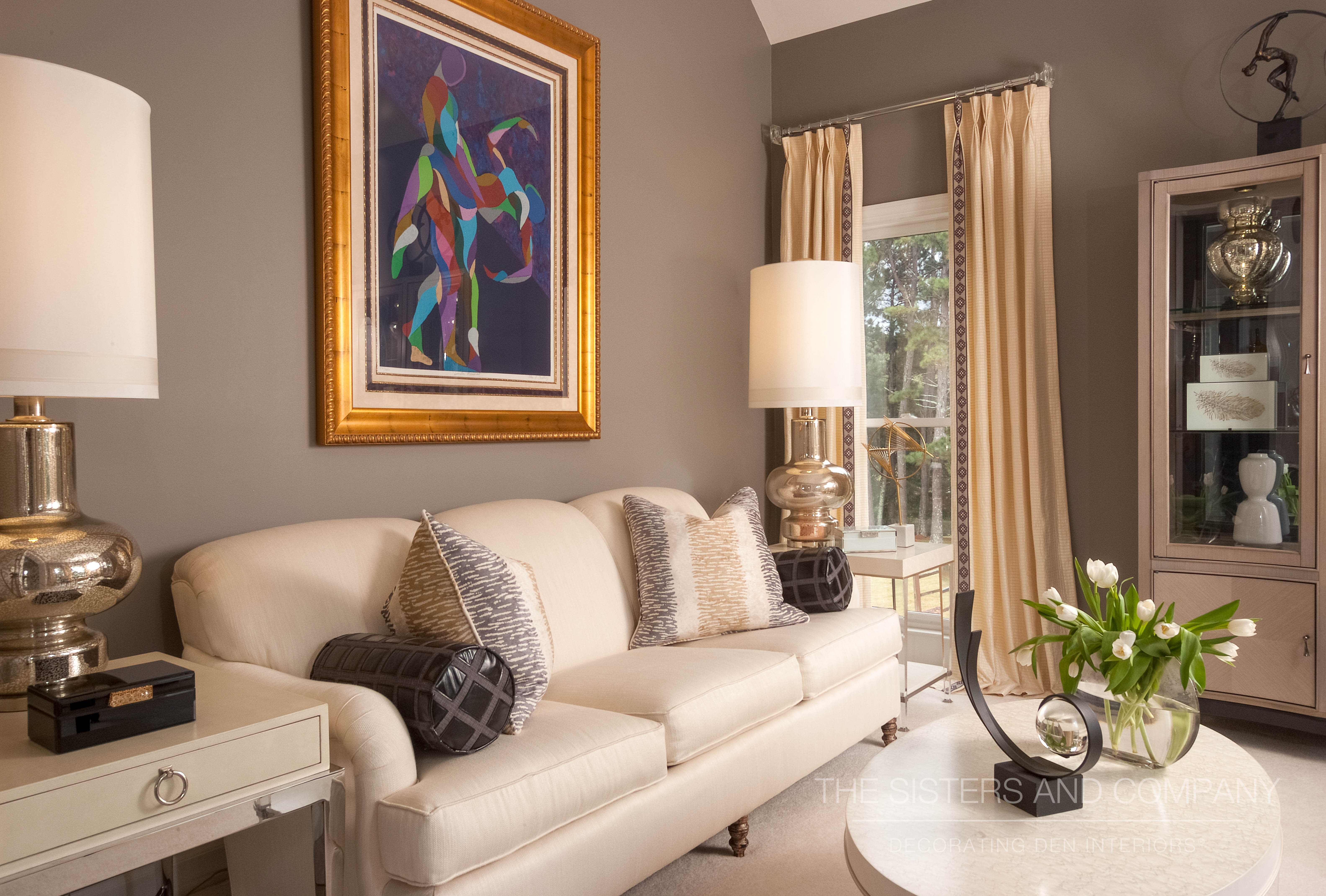 NEUTRAL TRANSITIONAL LIVING ROOM